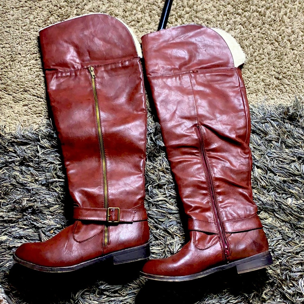 Gently worn maroon/burgundy colored boots